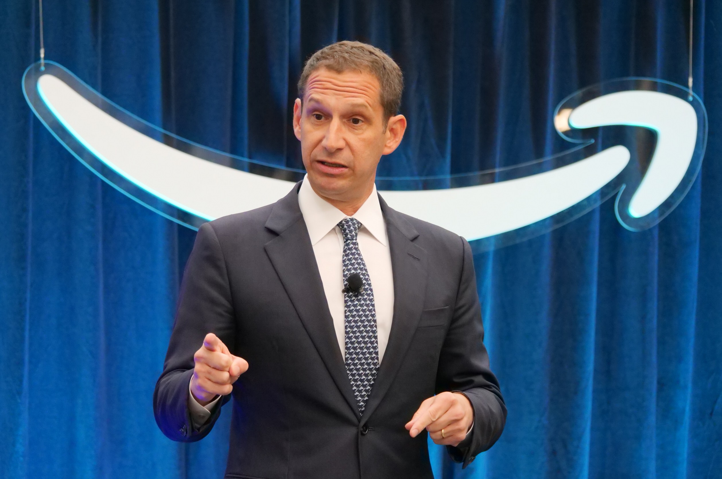 At Amazon event, San Francisco Mayor Daniel Lurie defends city and touts AI-driven rebound – GeekWire