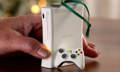 Hallmark’s glowing Xbox 360 ornament plays the Halo theme