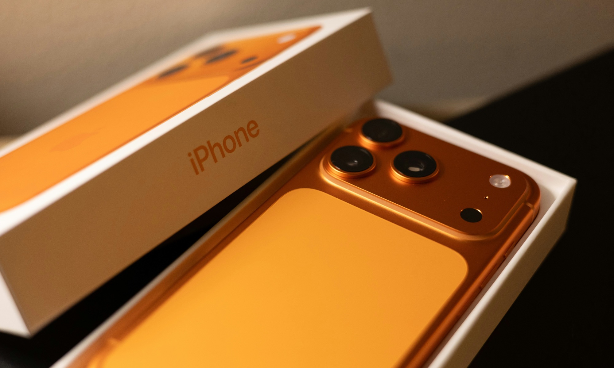iPhone 17 Pro cosmic orange unboxing