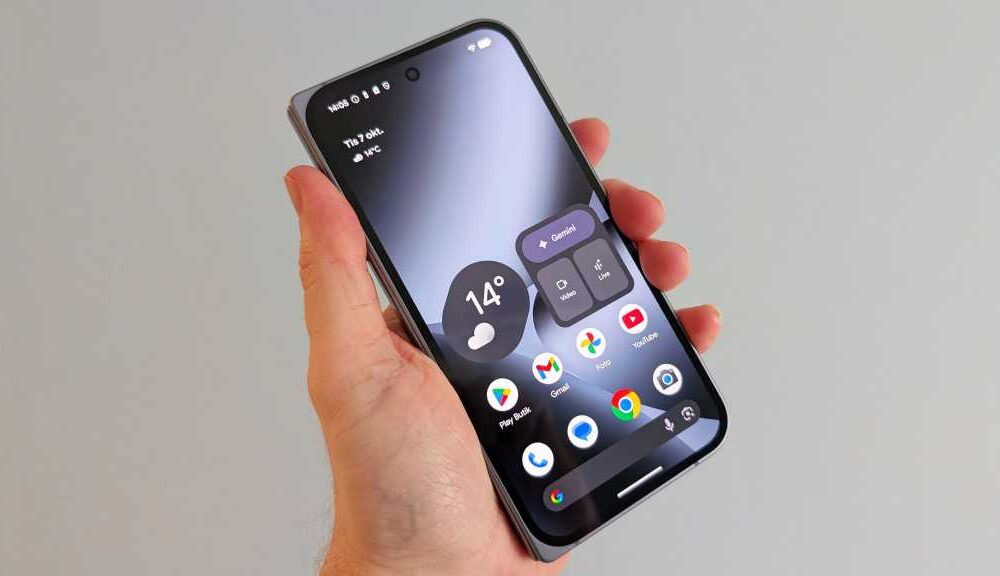 Google Pixel 10 Pro Fold i handen