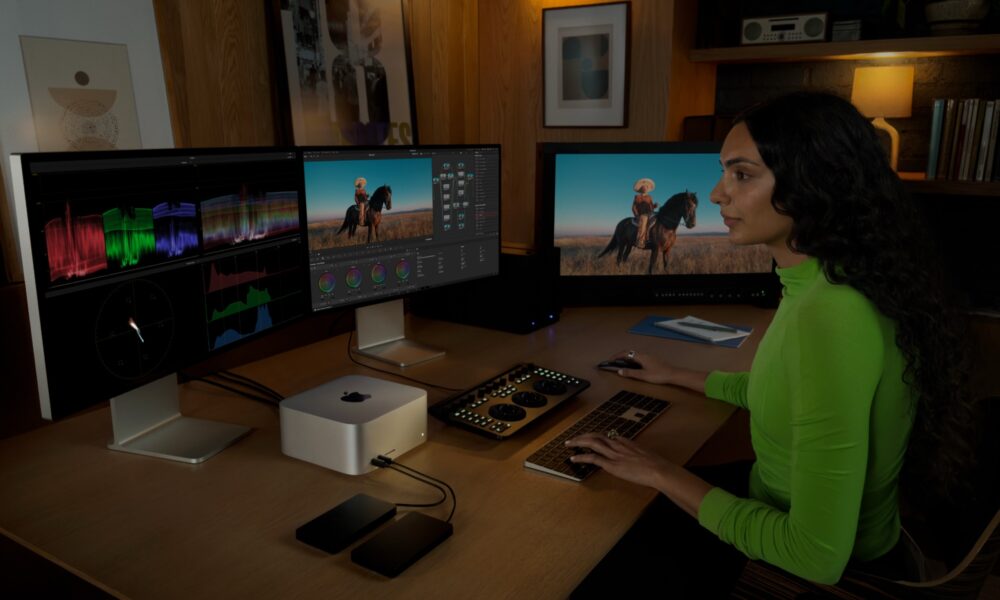 Apple Mac Studio Studio Display setup 250305