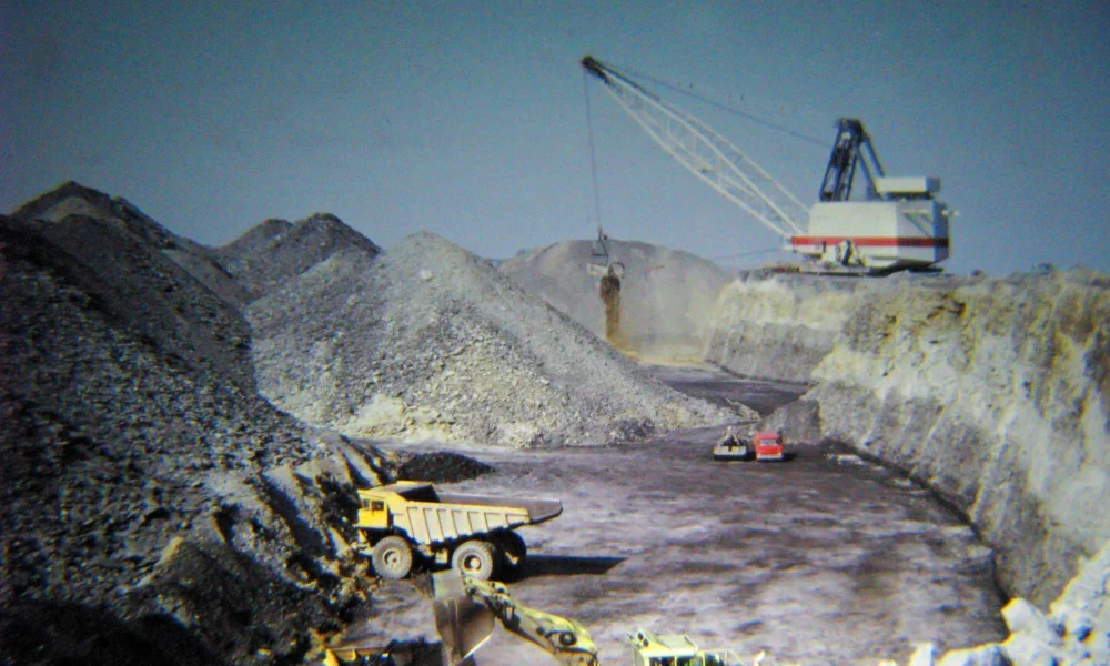 Mining business learnings for AI deployment