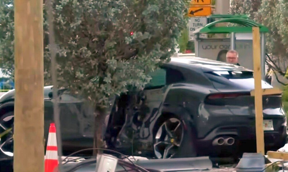 Stolen Ferrari Purosangue crashes during a police pursuit in Miami