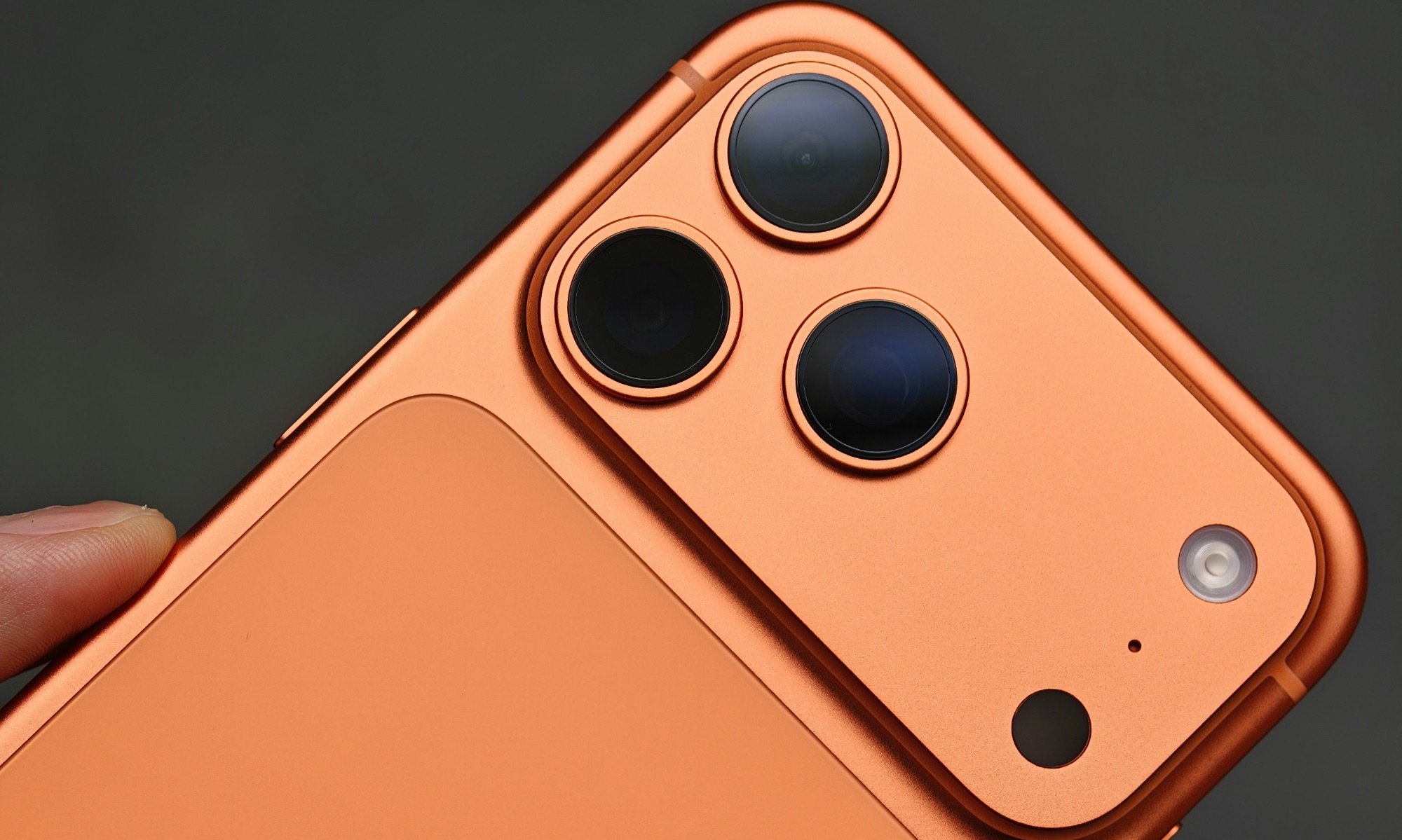 iPhone 17 Pro cosmic orange camera plateau bump