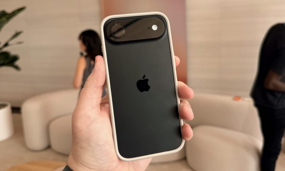 iOS 26.3 adds new feature to limit location data shared with your carrier