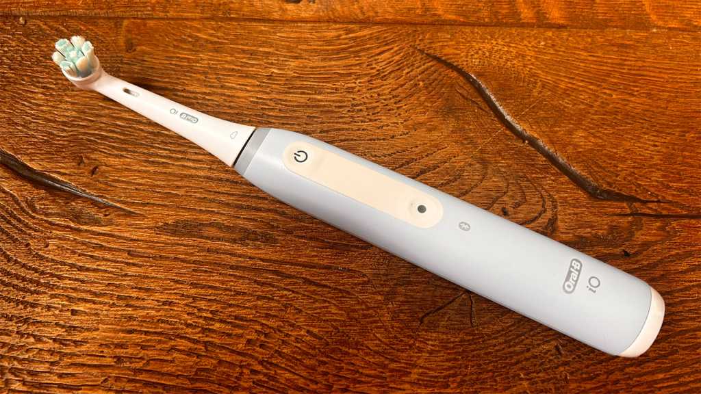 Oral-B iO4 on a wood surface