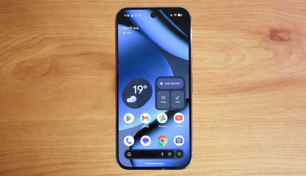 Google Pixel 10 Pro REVIEW front straight