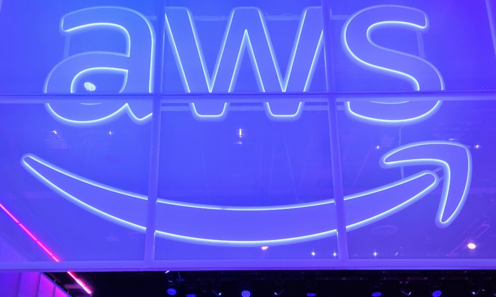 Amazon pushes back on Financial Times report blaming AI coding tools for AWS outages – GeekWire