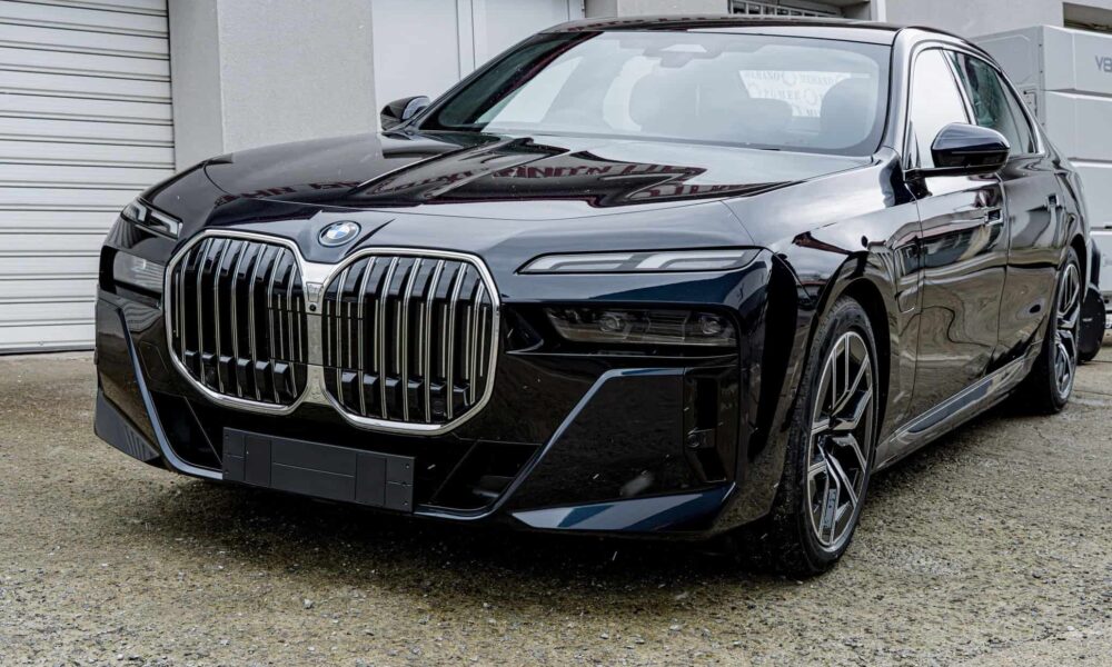 BMW 750E 2