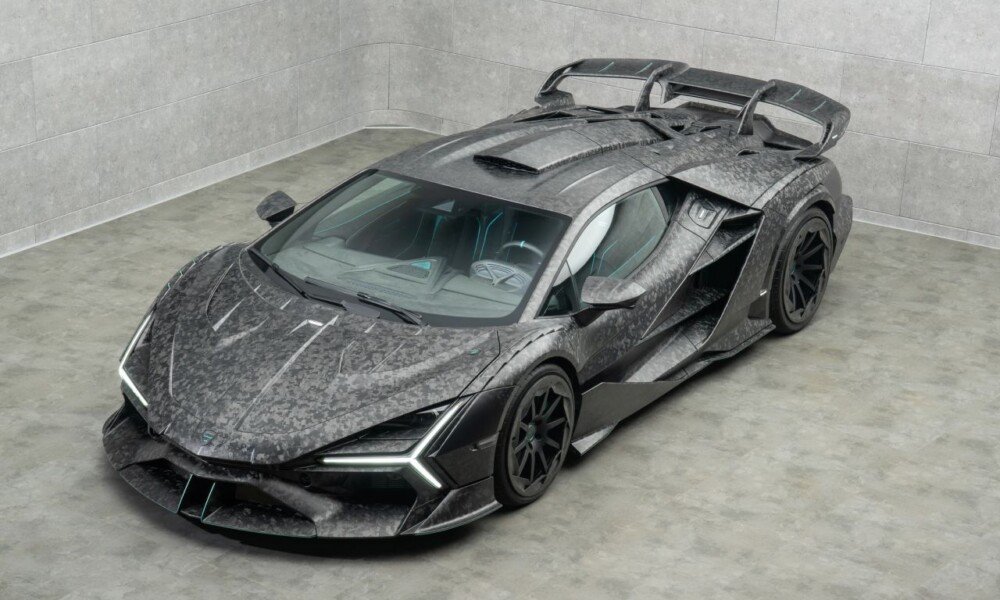 Mansory Carbonado X is a 1120 hp Lambo Revuelto covered in Carbon Fibre