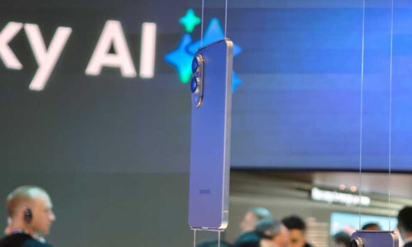 Samsung Galaxy S25 Edge MWC 3