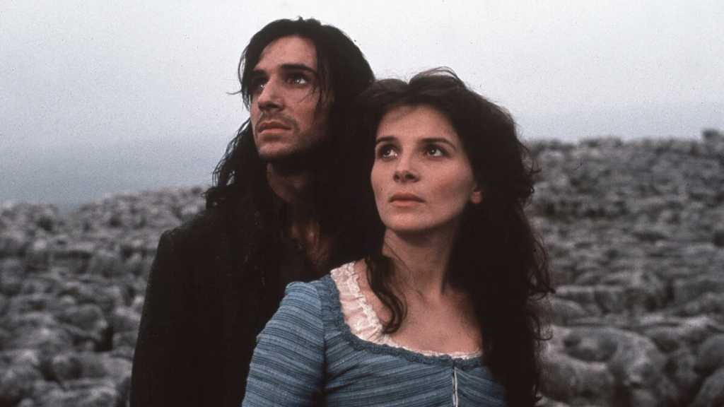 Emily Brontë's Wuthering Heights (1992) - Ralph Fiennes as Heathcliff, Juliette Binoche as Catherine