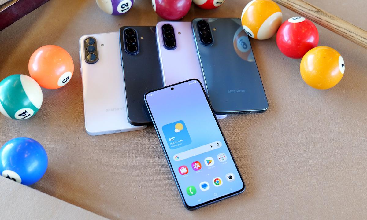 The cheaper phone might be a winner