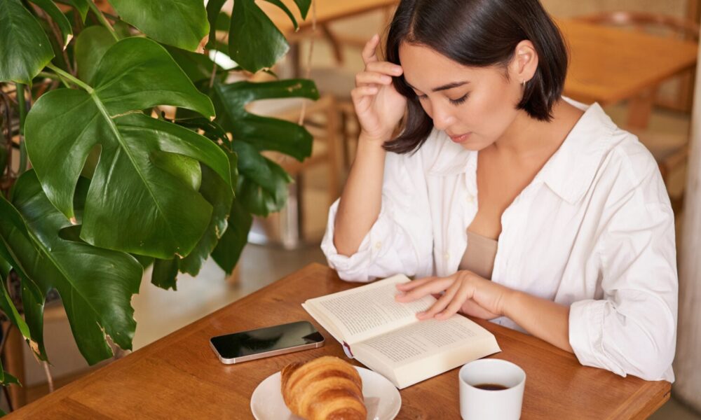 6 Must-Reads to Lead with Impact this Women’s History Month