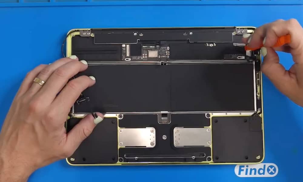 TECH RE NU MacBook Neo Teardown