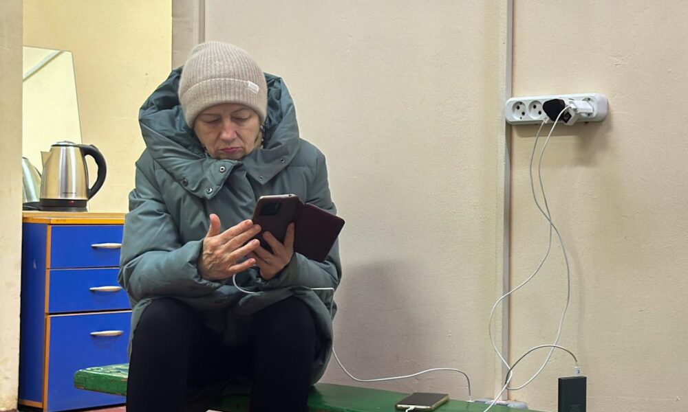 Google begins calling out battery-killing Android apps