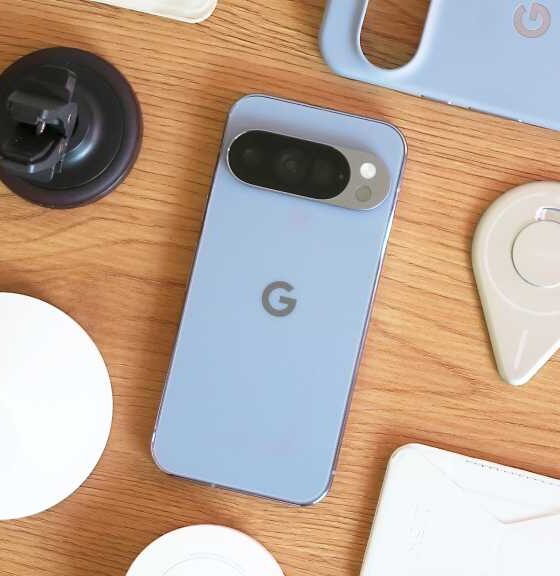 Google Pixel 10 Pro REVIEW Pixelsnap accessories