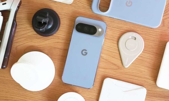 Google Pixel 10 Pro REVIEW Pixelsnap accessories