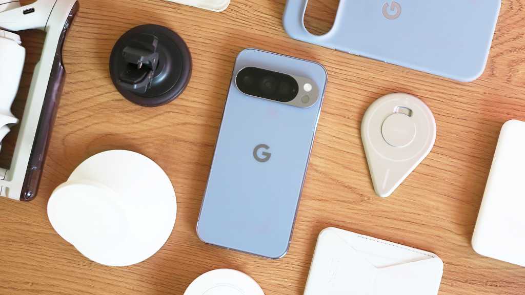 Google Pixel 10 Pro REVIEW Pixelsnap accessories