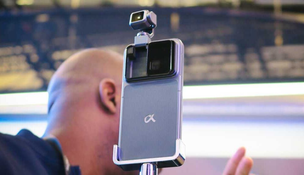 Honor Robot Phone hands on MWC 26 back open