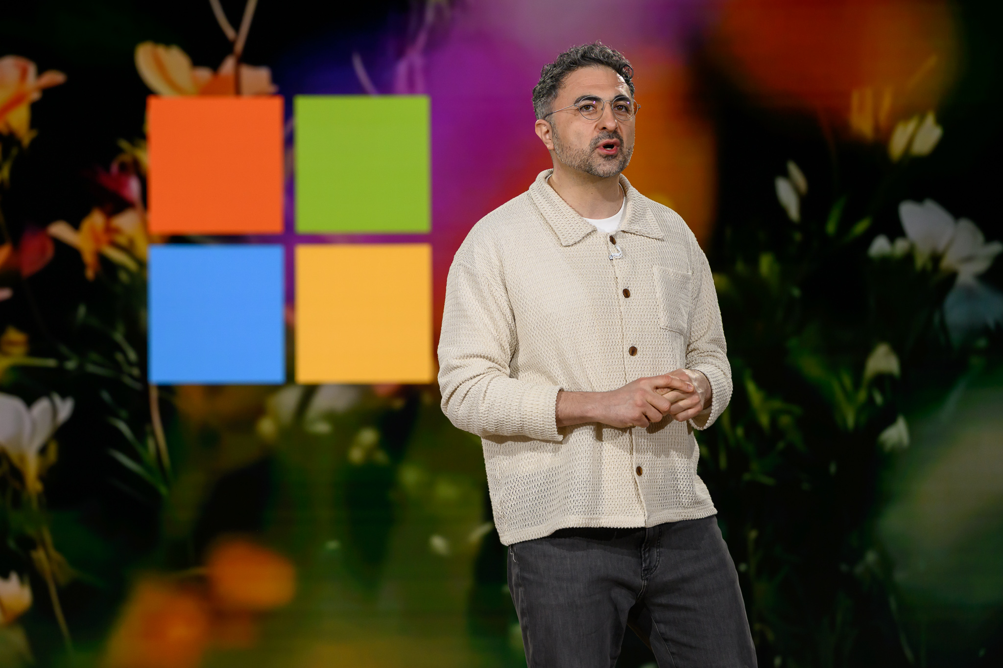 Microsoft revamps Copilot structure, elevating former Snap exec as Suleyman shifts to AI models – GeekWire