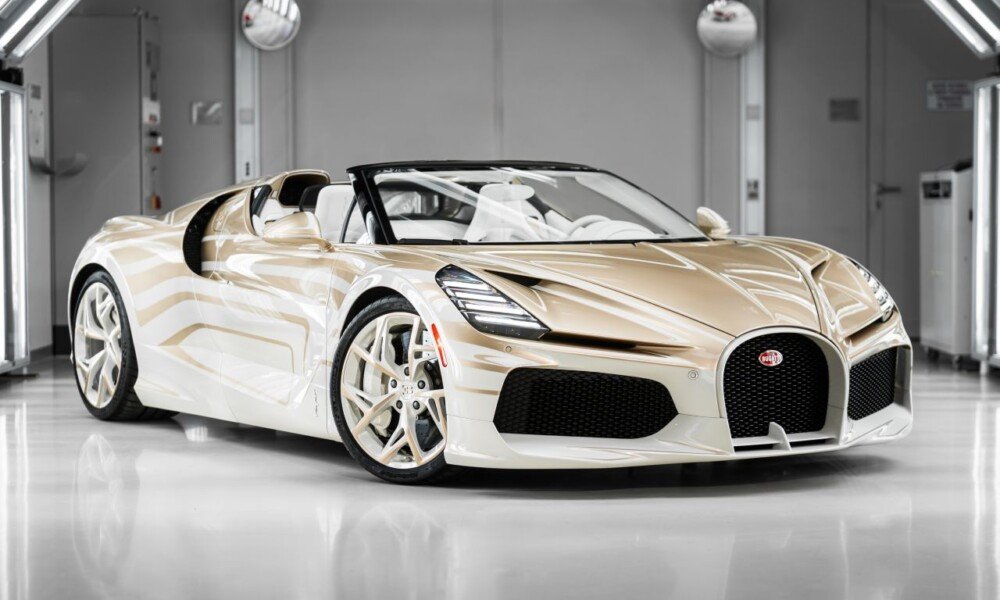Bugatti Mistral 'La Perle Rare’ is a pearlescent tribute to the brand's hypercars