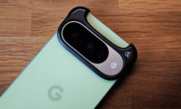 Arc Pulse case review on Pixel 10 7