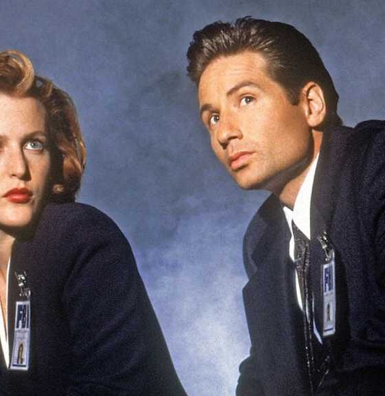X-Files - Gillian Anderson as Dana Scully, David Duchovny as Fox Mulder