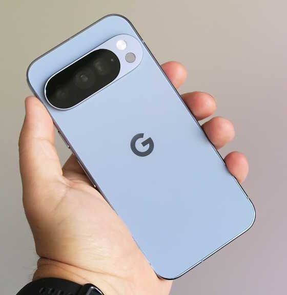 Google Pixel 10 Pro REVIEW back handheld