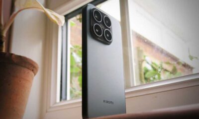 Xiaomi 17 REVIEW back angled upright