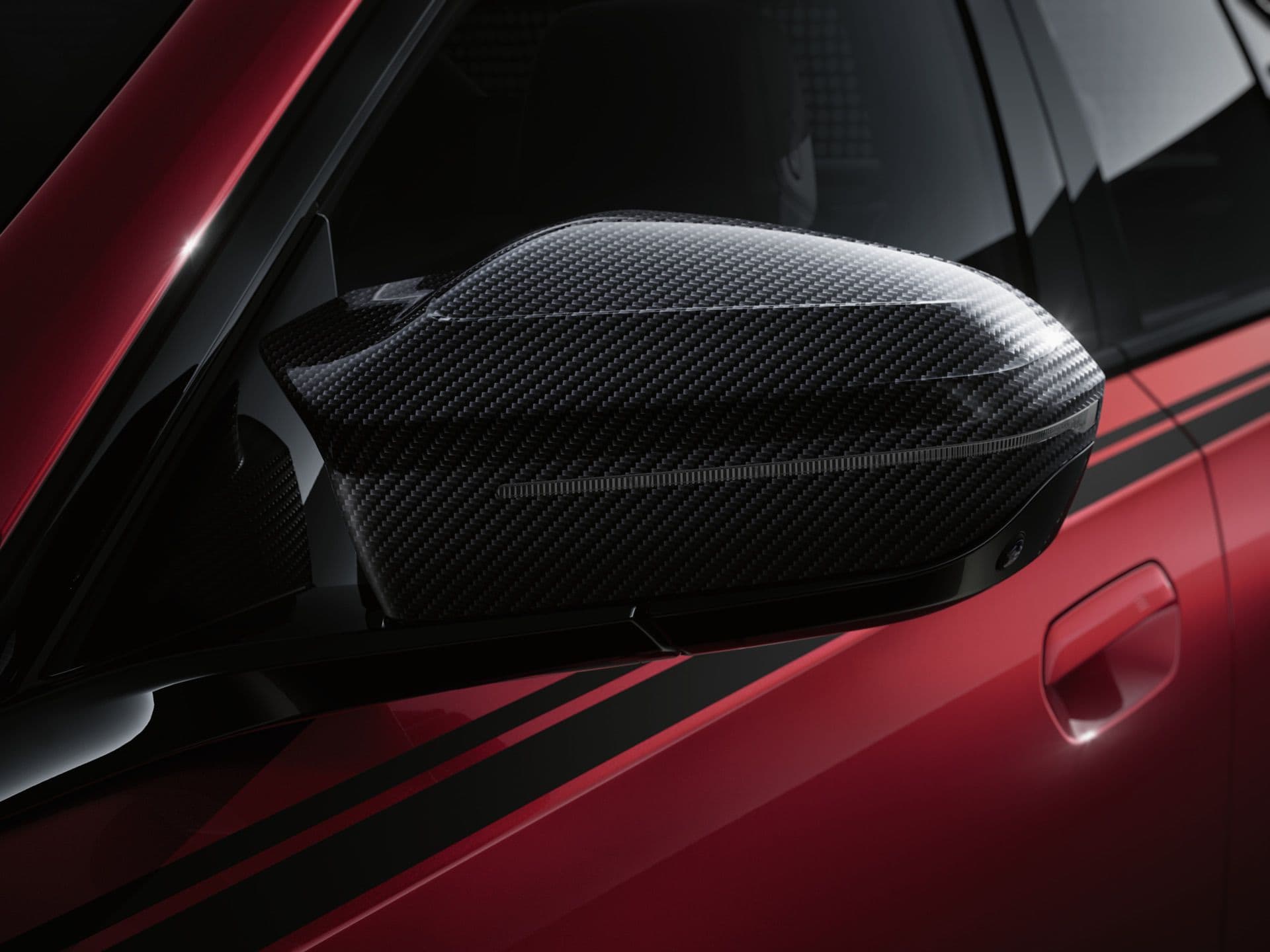 Side mirror caps in carbon fiber