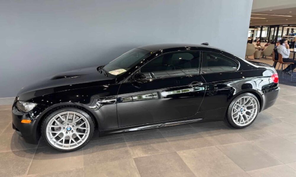 2011 BMW M3 LOW MILES 02