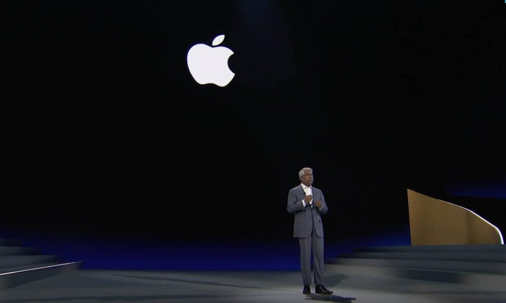 Google Cloud CEO Thomas Kurian announcing Apple partnership at Google Cloud Next '26.