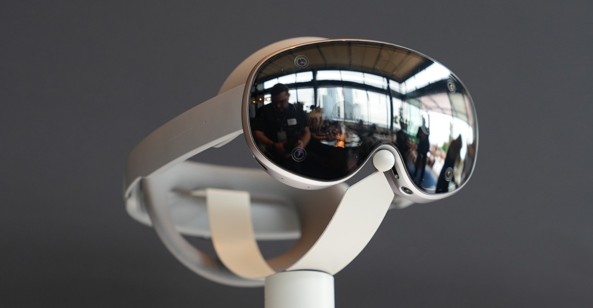 You can now turn 2D apps into 3D while using the Galaxy XR headset