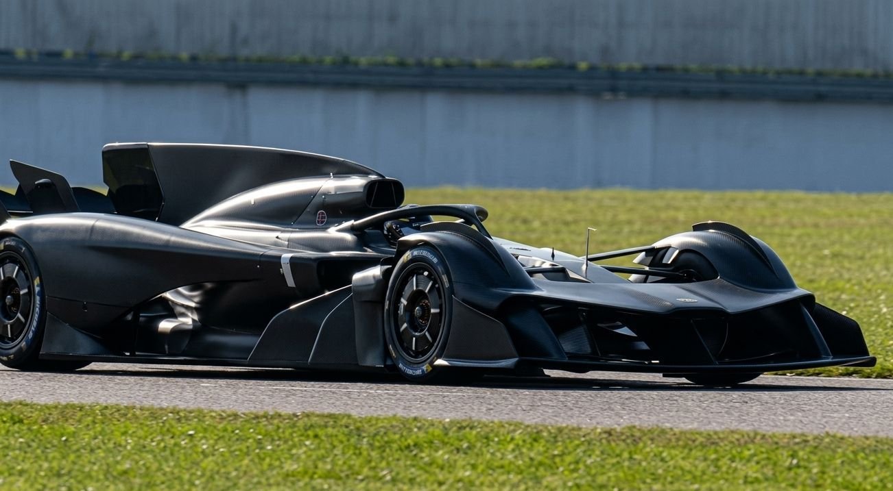 Mysterious single-seater Aston Martin hypercar spotted testing