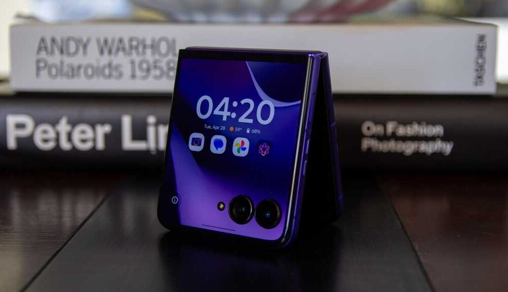 Motorola Razr 70 Ultra cover screen