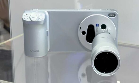 Vivo X300 Ultra front