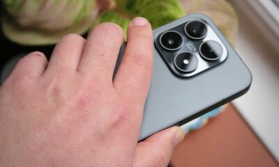 Xiaomi 17 REVIEW back handheld