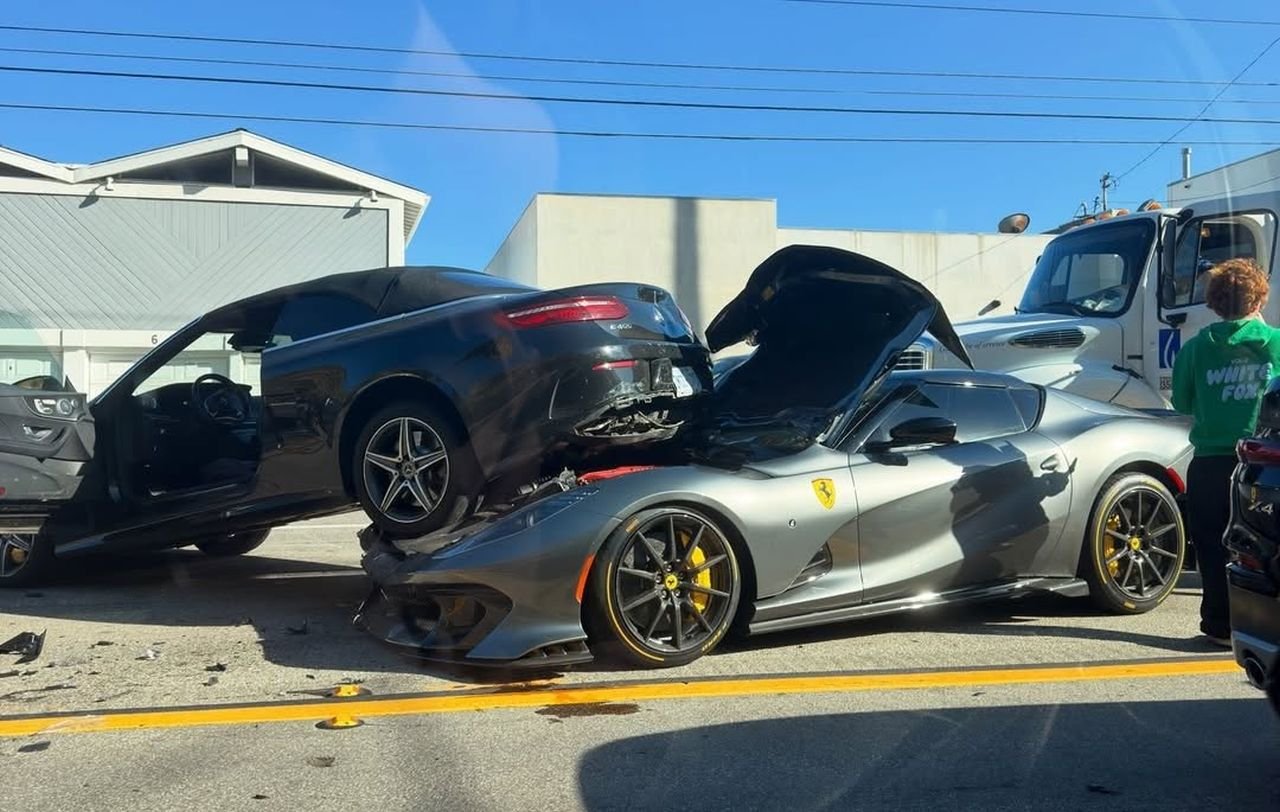 $2.5 million Ferrari 812 Competizione Aperta crashes in California