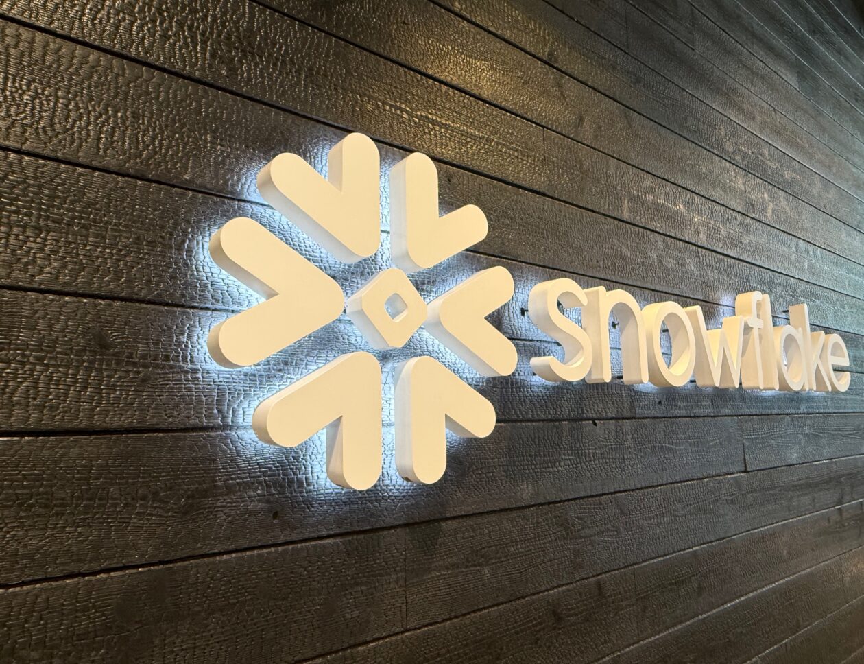 Snowflake commits $6B to Amazon Web Services over 5 years in latest AI infrastructure deal – GeekWire