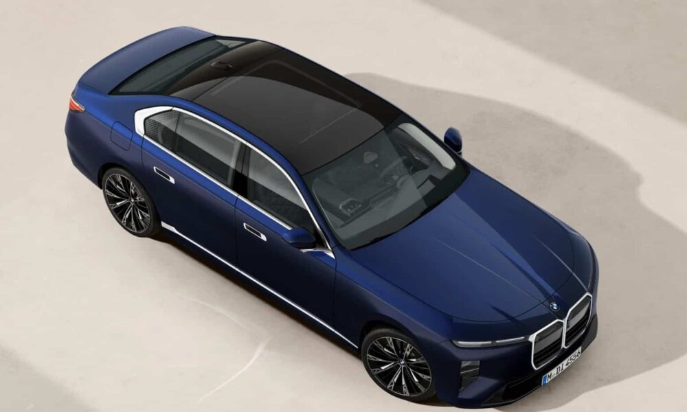 2027 BMW 7 SERIES DUAL FINISH TANZANITE BLUE 7