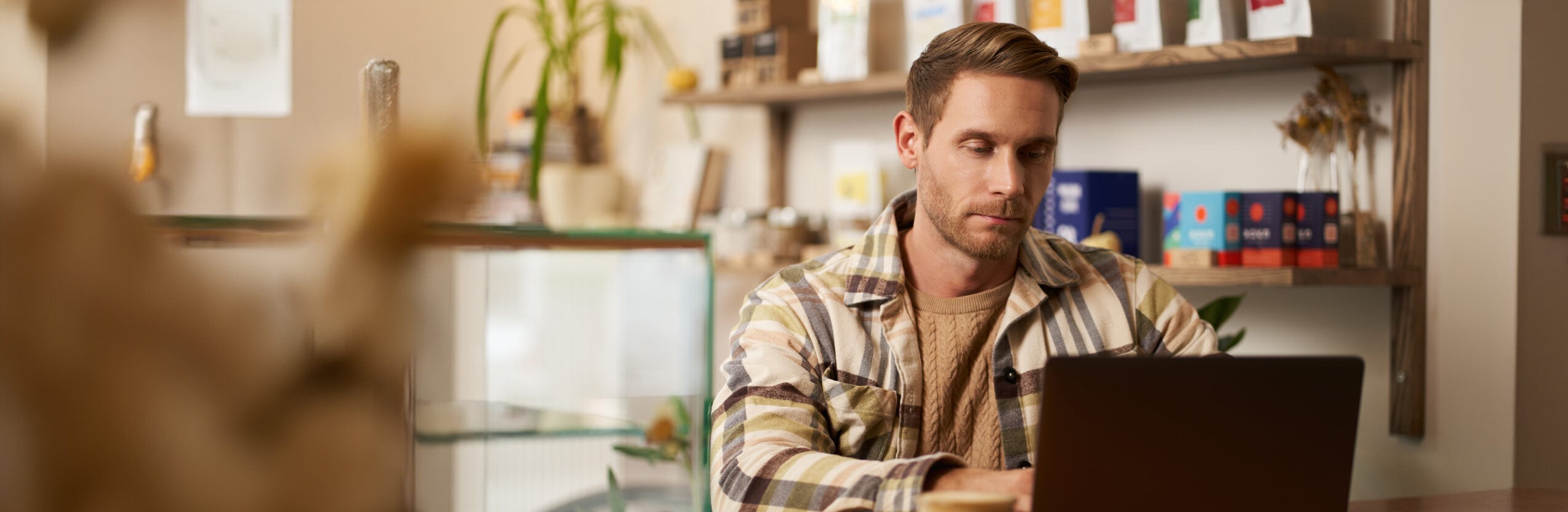 Stop Fundraising Like It's 2021: The Bootstrapped Hybrid Model Is Quietly Winning
