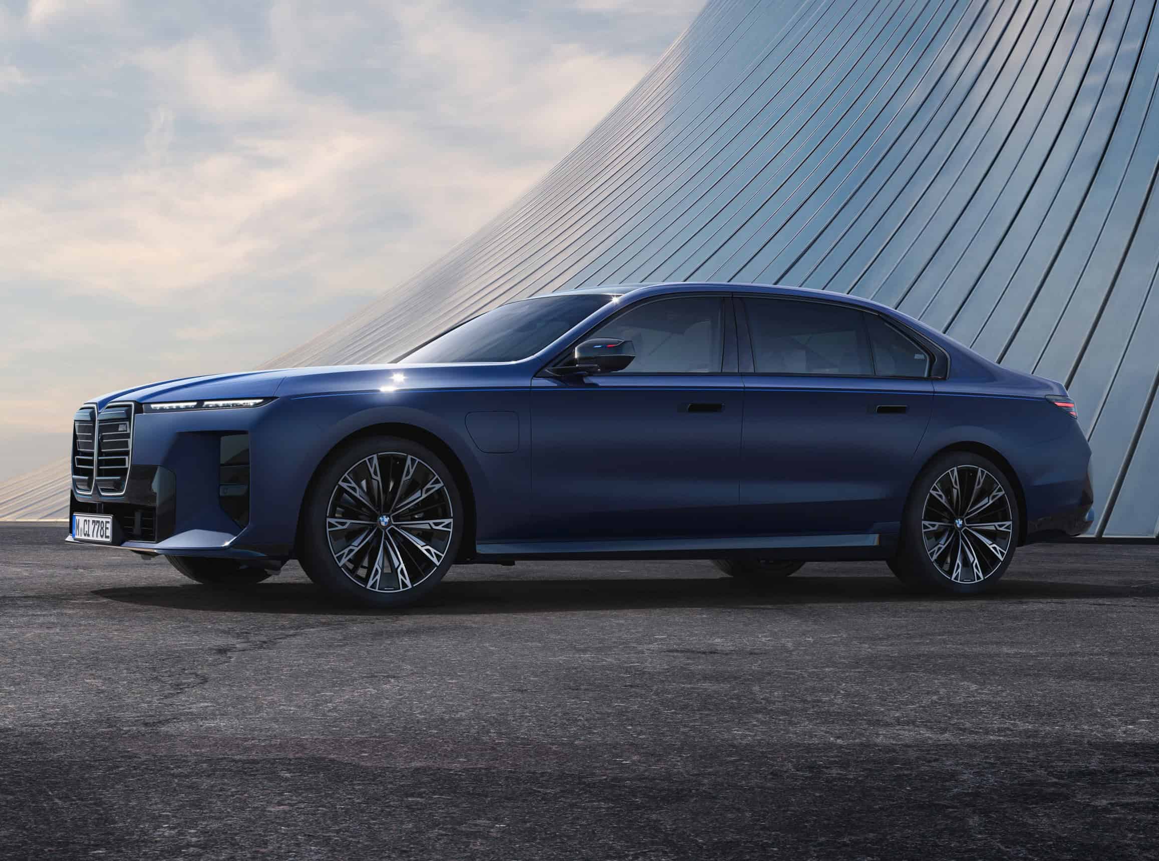 2027 BMW M760E 2
