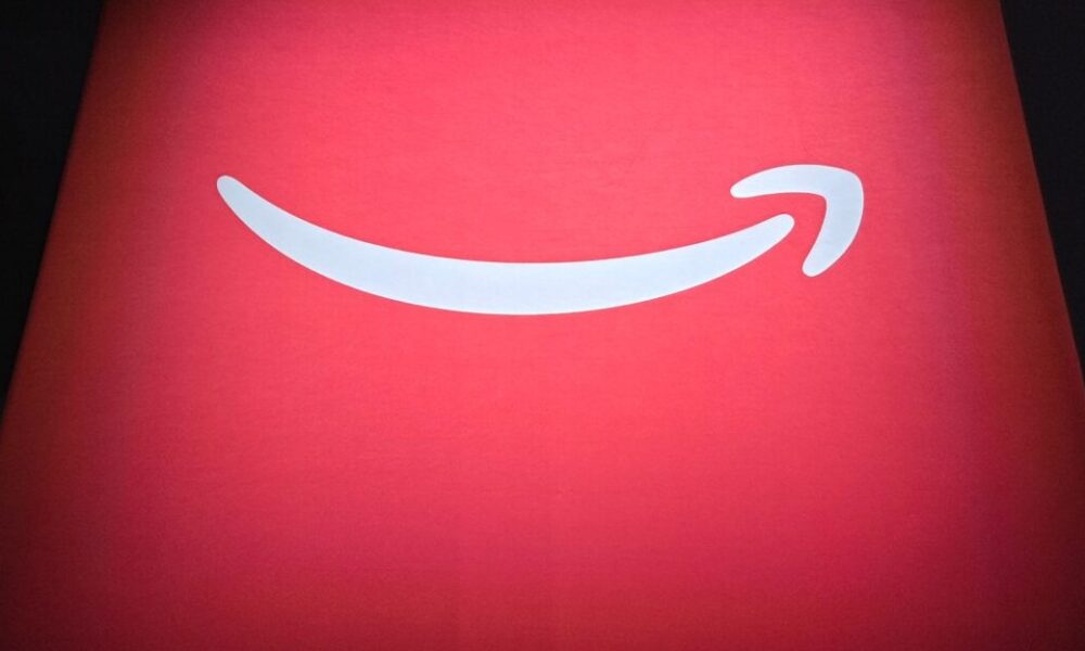 Amazon employees file civil rights complaint over company probe into data center testimony – GeekWire