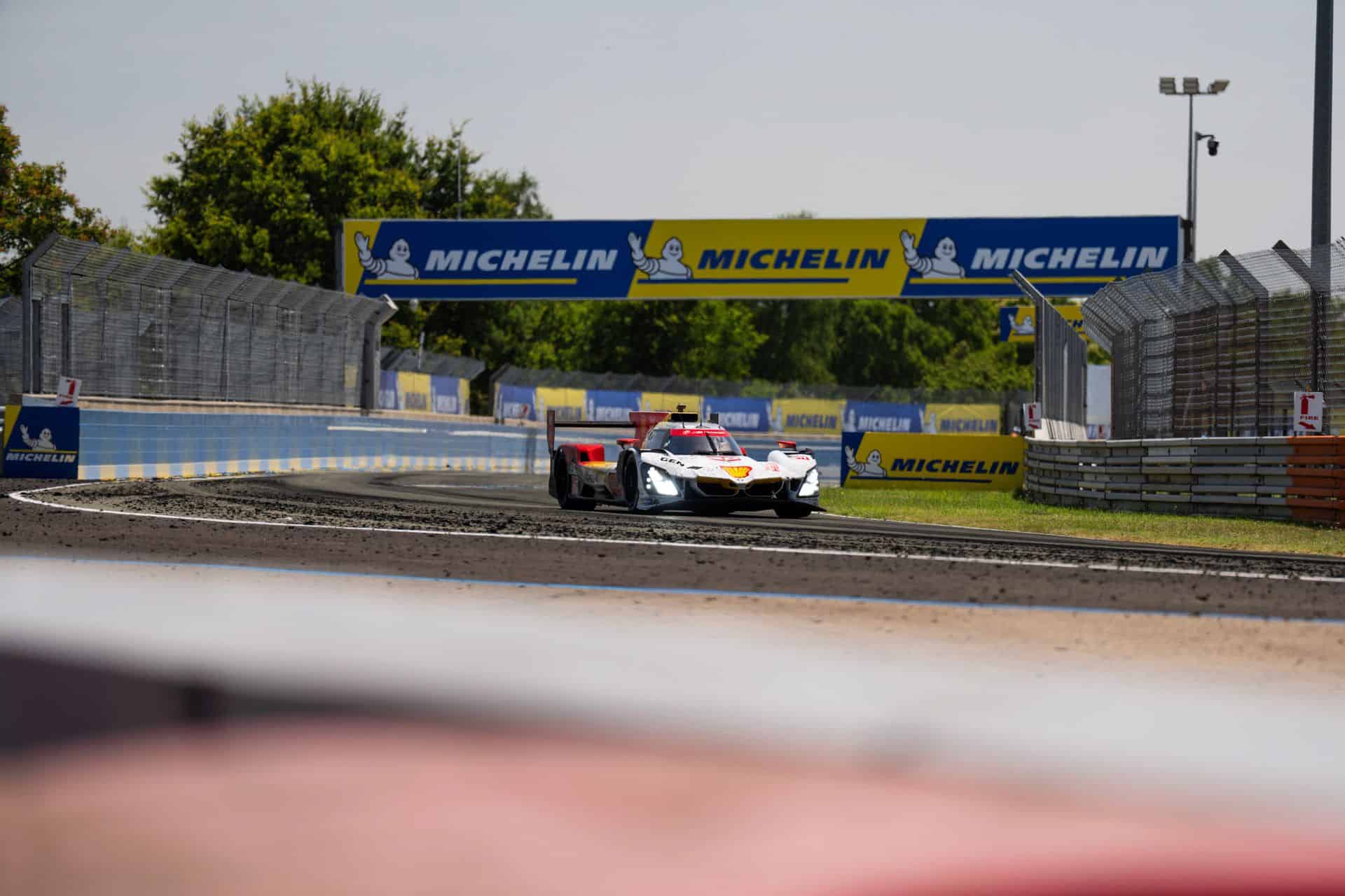 BMW M HYBRID V8 LE MANS 2026 02