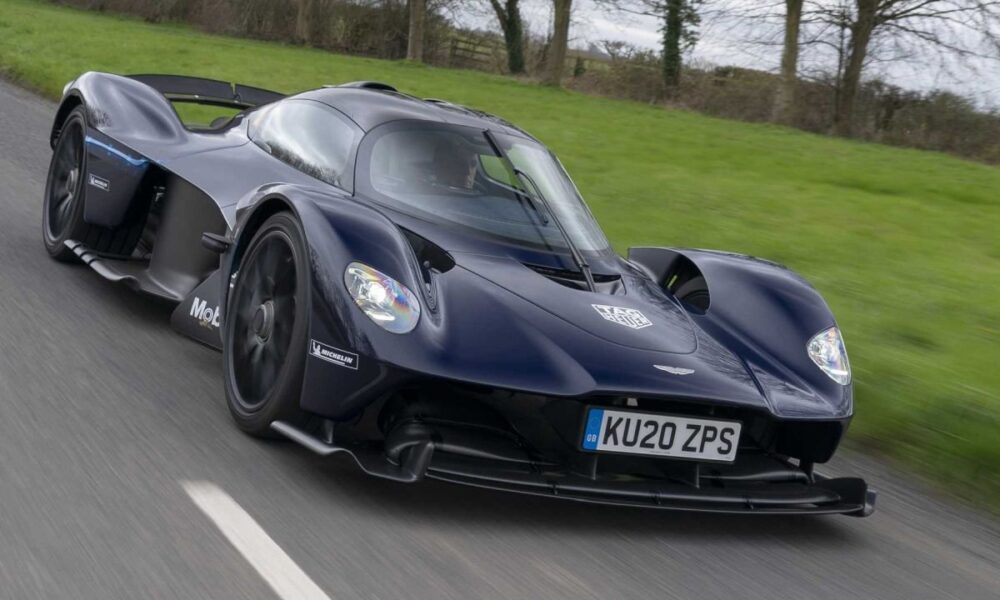 aston-martin-valkyrie-testing-on-public-roads