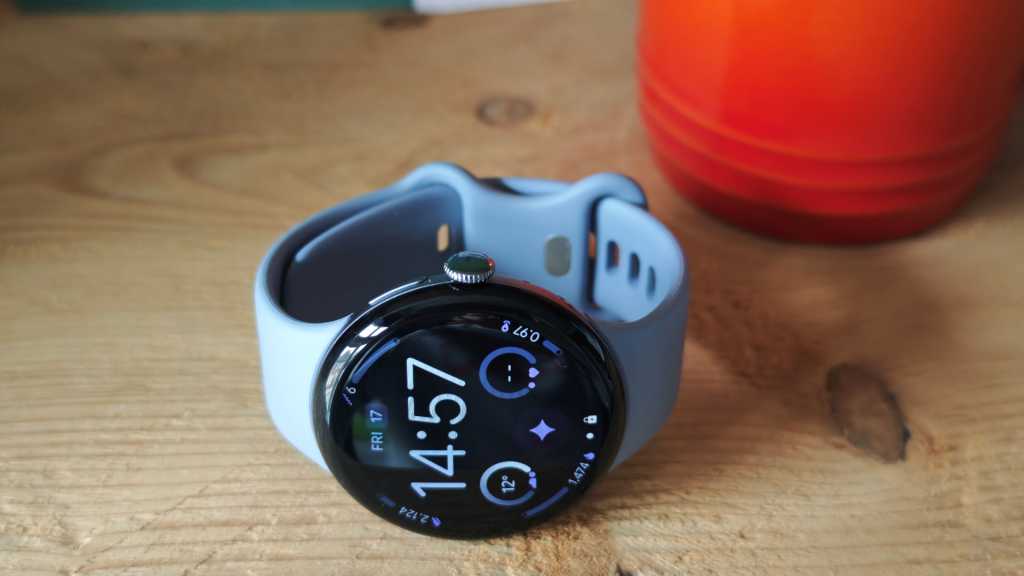 Pixel Watch 4 digital crown