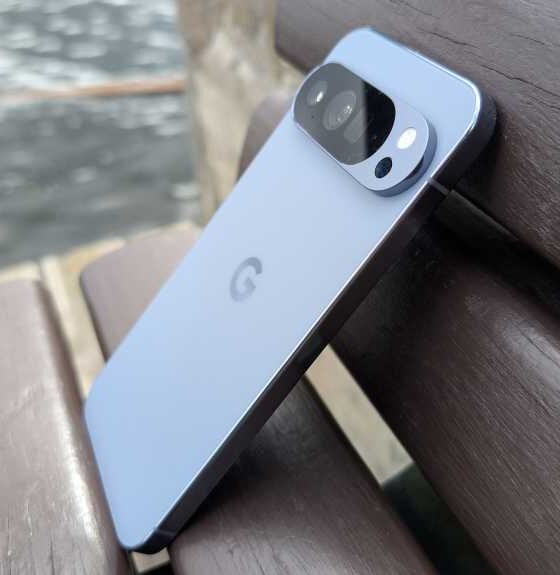 Google Pixel 10 Pro XL baksida