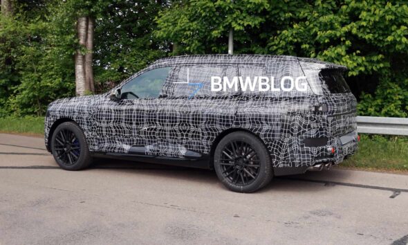 2027 BMW X7 G67 02