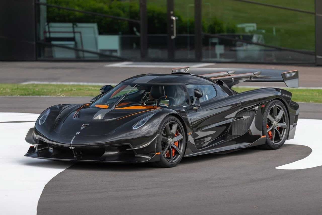 First customer Koenigsegg Sadair's Spear is headed to the USA